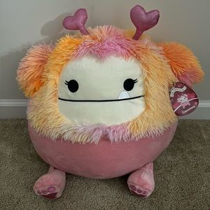 Caparinne Valentine’s Day Squishmallow